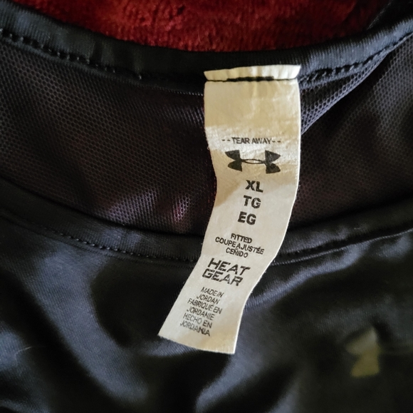 Under Armor Outfit - Picture 3 of 4